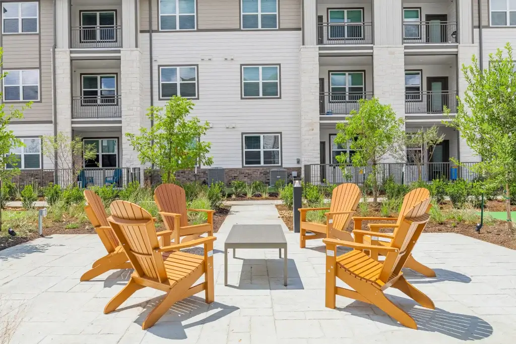 ascendattheparkway outdoor lounge
